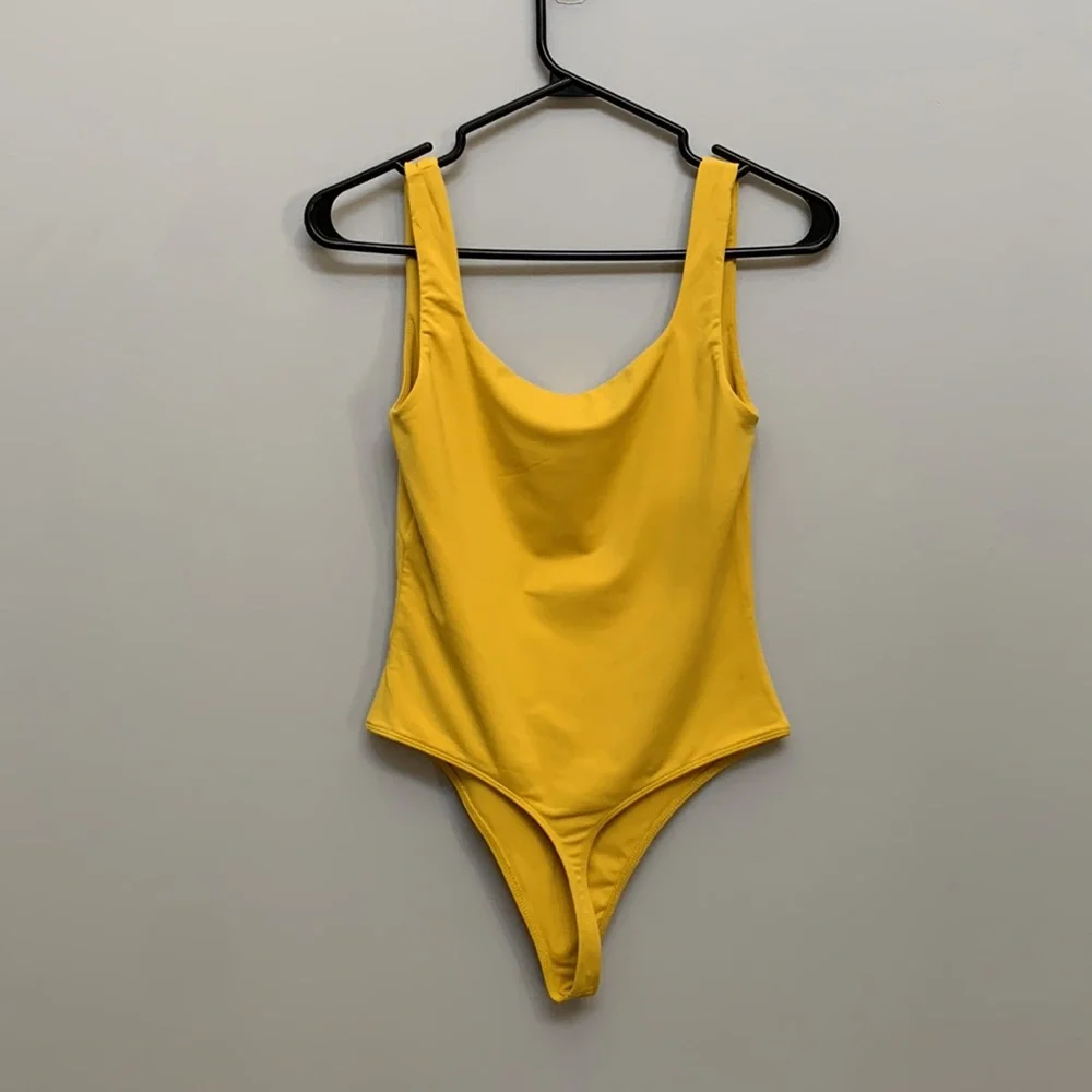 ❗️SOLD❗️Babaton Contour Bodysuit - Picture 5 of 8